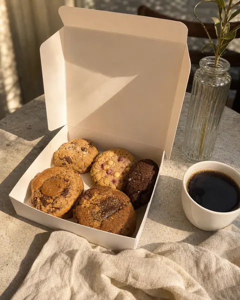 Morning table look: the same product coffee, linen and morning sun